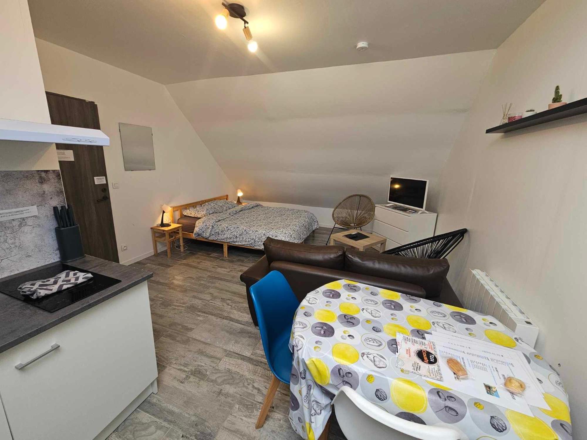 Studios Du Cedre Cuvilly Extérieur photo