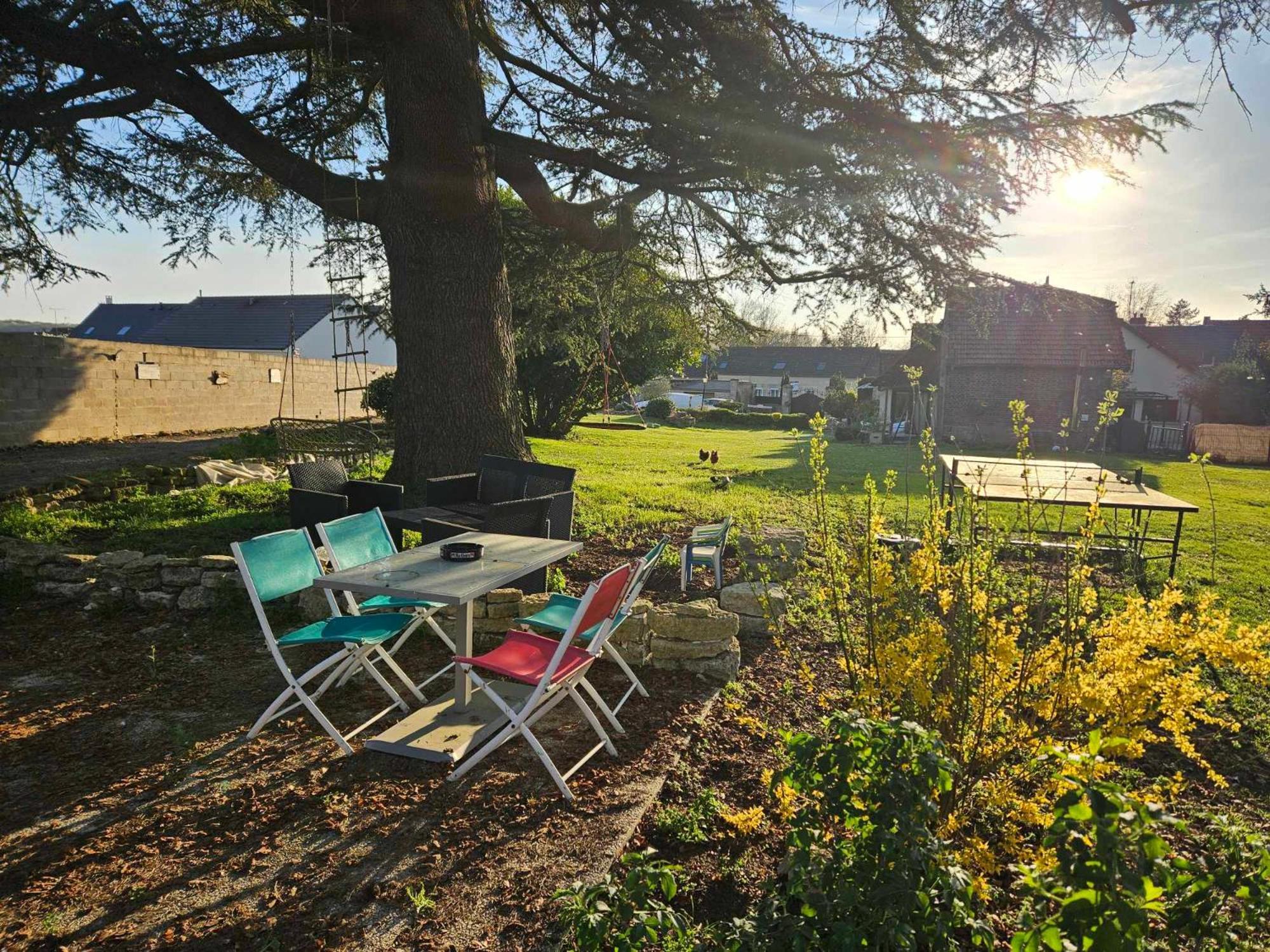 Studios Du Cedre Cuvilly Extérieur photo