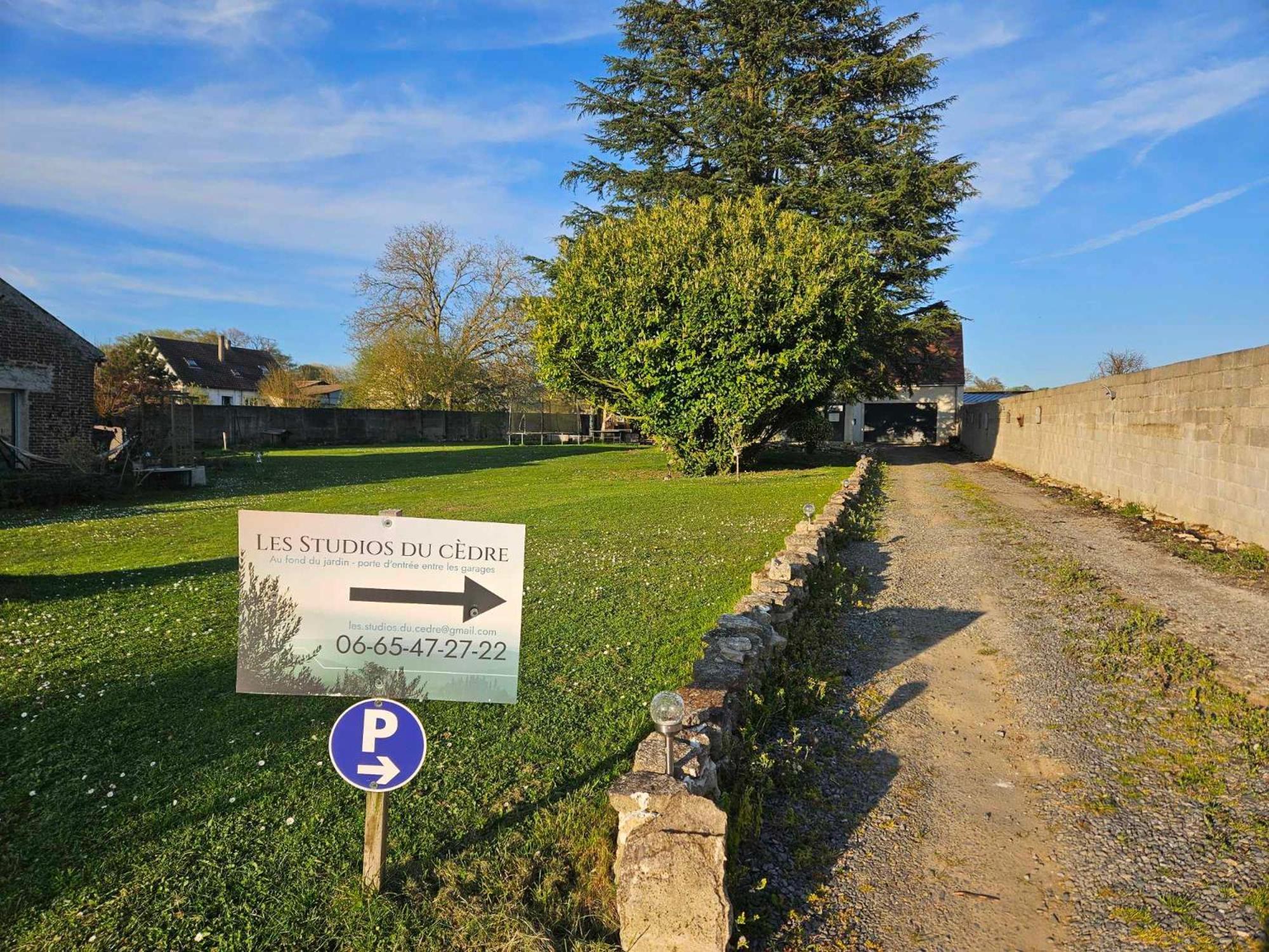 Studios Du Cedre Cuvilly Extérieur photo